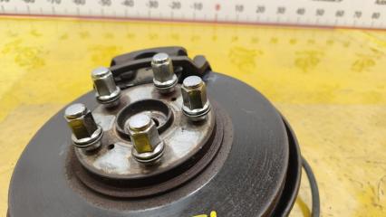 Ступица левая передняя TOYOTA HARRIER SXU10 4321233070 3 ракурс Ступица левая передняя TOYOTA HARRIER SXU10 4321233070 3 ракурс