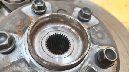 Ступица левая передняя BMW X5 F15 N55B30A 31216869869 3 ракурс Ступица левая передняя BMW X5 F15 N55B30A 31216869869 3 ракурс