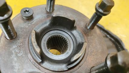 Ступица правая передняя Volkswagen Touareg 7P CGRA 7P6407246A 3 ракурс