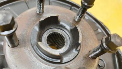 Ступица левая передняя Volkswagen Touareg 7P CGRA 7P6407245A 3 ракурс