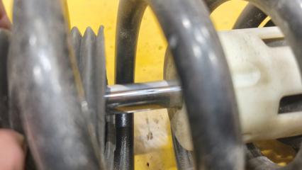 Стойка задняя AUDI Q7 4L CJTC 4L0513029B 4 ракурс