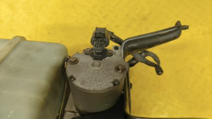 Насос гидроподвески TOYOTA LAND CRUISER HDJ101 1HDFTE 4891060010 5 ракурс