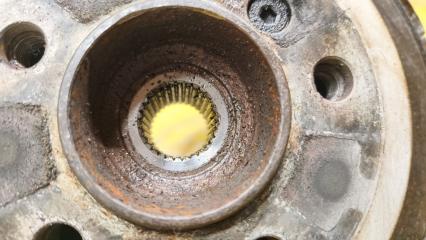 Ступица левая задняя BMW X5 F15 N57D30A 33326879101 3 ракурс Ступица левая задняя BMW X5 F15 N57D30A 33326879101 3 ракурс