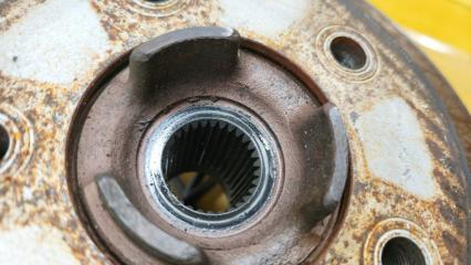 Ступица правая задняя AUDI Q7 4L CJTC 7L8505436A 3 ракурс