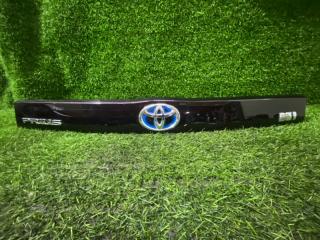 Запчасть накладка двери багажника задняя TOYOTA PRIUS