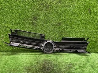 Решетка радиатора GOLF 5k1