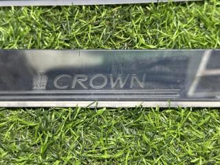 Накладка на порог салона CROWN GRS180