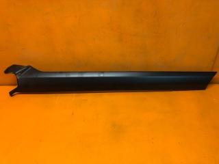 Запчасть накладка багажника правая Land Rover Discovery 2008