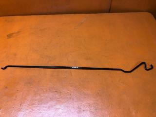 Запчасть упор капота Ford Escape 2006