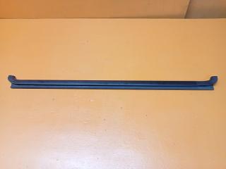 Молдинг стекла двери передний левый Hummer H3 2006