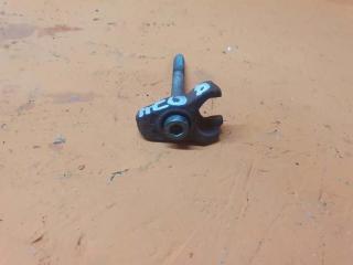 Запчасть крепление форсунки Land Rover Freelander 2008