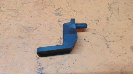 Запчасть кронштейн радиатора верхний Land Rover Freelander 2008