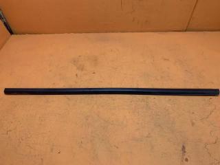 Молдинг стекла двери передний левый Infiniti QX56 2010