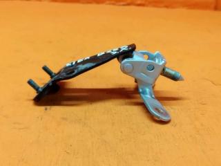 Петля стекла багажника левая Jeep Grand Cherokee WK2 3.6