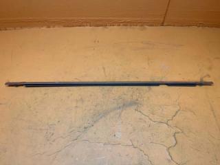 Молдинг стекла двери задний левый Infiniti QX56 2011