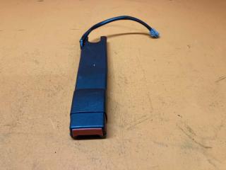 Запчасть замок ремня безопасности передний Dodge RAM 2013