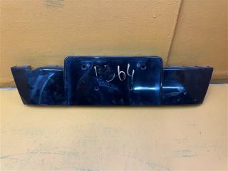 Запчасть рамка номерного знака передняя Audi Q5 2017