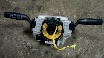 Запчасть подрулевой переключатель Mazda 3