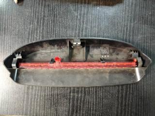 Запчасть фонарь стоп сигнал в крышку багажника Skoda Fabia 2