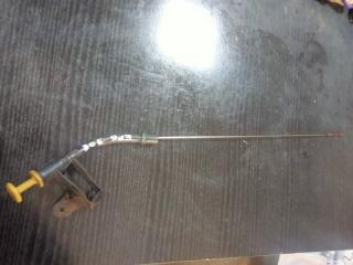 Фото запчасти щуп масляный двс Peugeot 308 2009 Б/У запчасть Запчасть щуп масляный двс Peugeot 308 2009