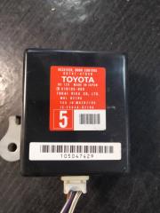 Запчасть блок управления дверьми Toyota Prius 2004