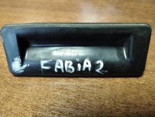 Запчасть кнопка открывания багажника Skoda Fabia