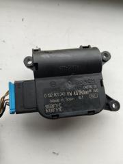 Запчасть моторчик заслонки печки Seat Leon 2012