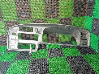 Консоль магнитофона NISSAN CARAVAN