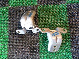 Петля двери передняя левая NISSAN SKYLINE