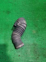 Патрубок воздушн.фильтра MITSUBISHI CANTER 2004