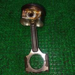 Поршень NISSAN JUKE 2011