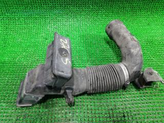 Патрубок воздушн.фильтра MITSUBISHI CANTER 2001