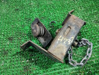 Крепление запасного колеса NISSAN ATLAS 1990