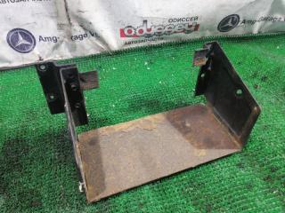 Фото запчасти подставка под аккумулятор DAIHATSU DELTA 1988 контрактная запчасть Запчасть подставка под аккумулятор DAIHATSU DELTA 1988