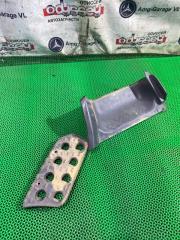 Подножка левая NISSAN ATLAS 1994