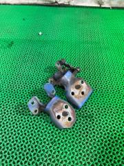 Петли на дверь передние левые MAZDA TITAN 1989