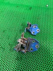 Петли на дверь передние левые MITSUBISHI CANTER 2002