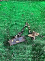 Крепление запасного колеса