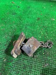 Крепление запасного колеса ISUZU ELF 2003