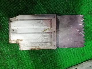 Брызговик передний правый NISSAN ATLAS 1991 контрактная Брызговик передний правый NISSAN ATLAS 1991