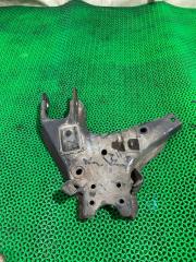 Запчасть рычаг нижний передний левый NISSAN TERRANO 1994