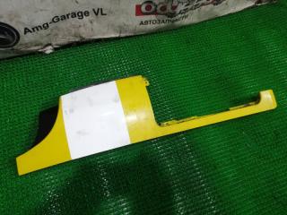 Щечка правая MITSUBISHI FUSO 2001