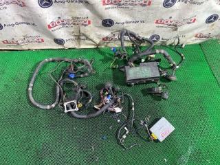 Коса под капот ISUZU BIGHORN 1994