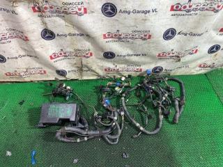 Коса под капот ISUZU BIGHORN 1994