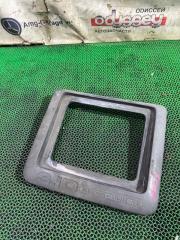 Запчасть крышка двс декоративная ISUZU BIGHORN 1995