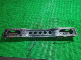 Балка под кпп NISSAN DATSUN 2001