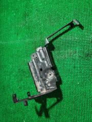 Подставка под аккумулятор ISUZU BIGHORN 1994