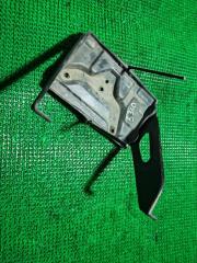 Запчасть крепление аккумулятора TOYOTA LAND CRUISER PRADO 1994