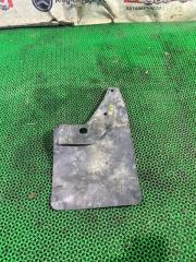 Запчасть брызговик передний левый NISSAN TERRANO 1991