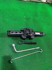 Запчасть домкрат LEXUS NX300H 2015